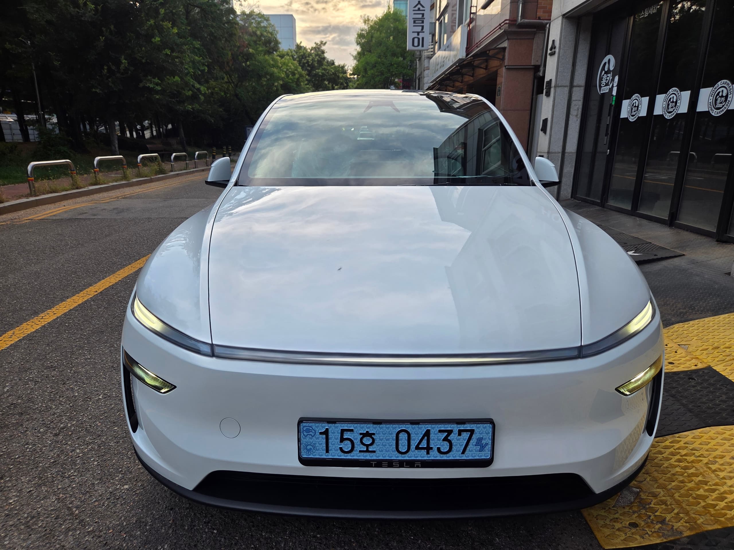테슬라 모델 Y 출고후기 사진